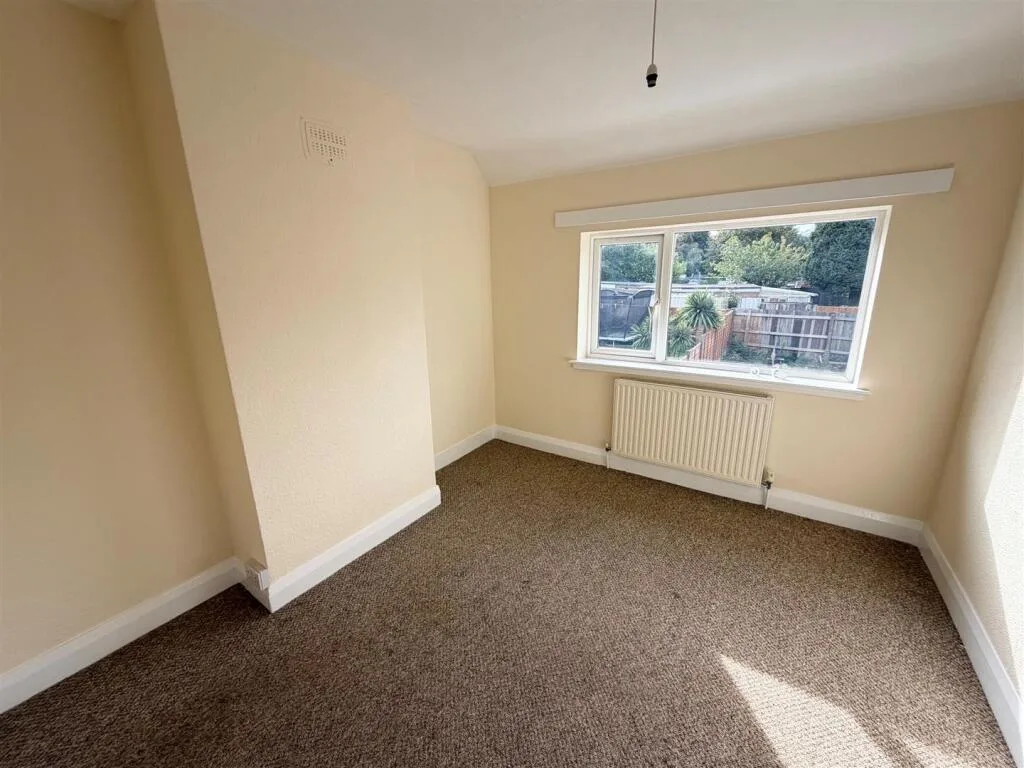 3 bedroom semi-detached house for rent