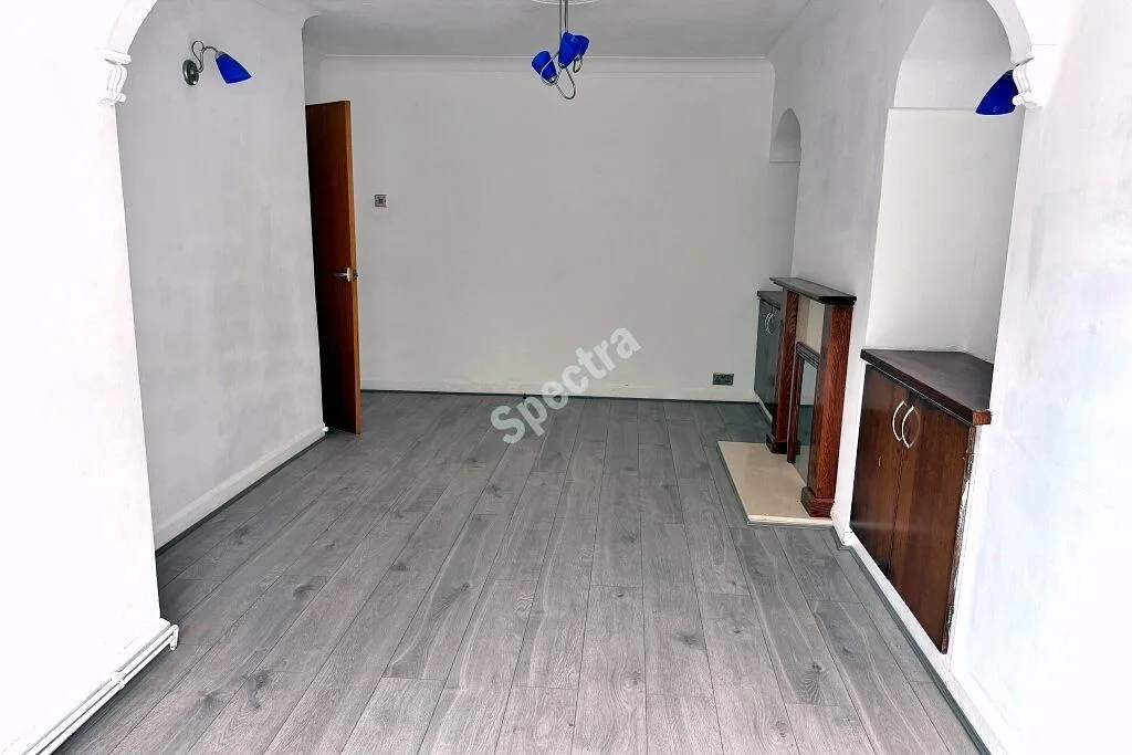 4 bedroom semi-detached house for rent