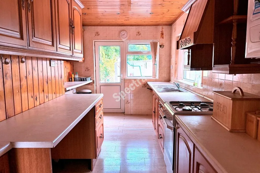 4 bedroom semi-detached house for rent