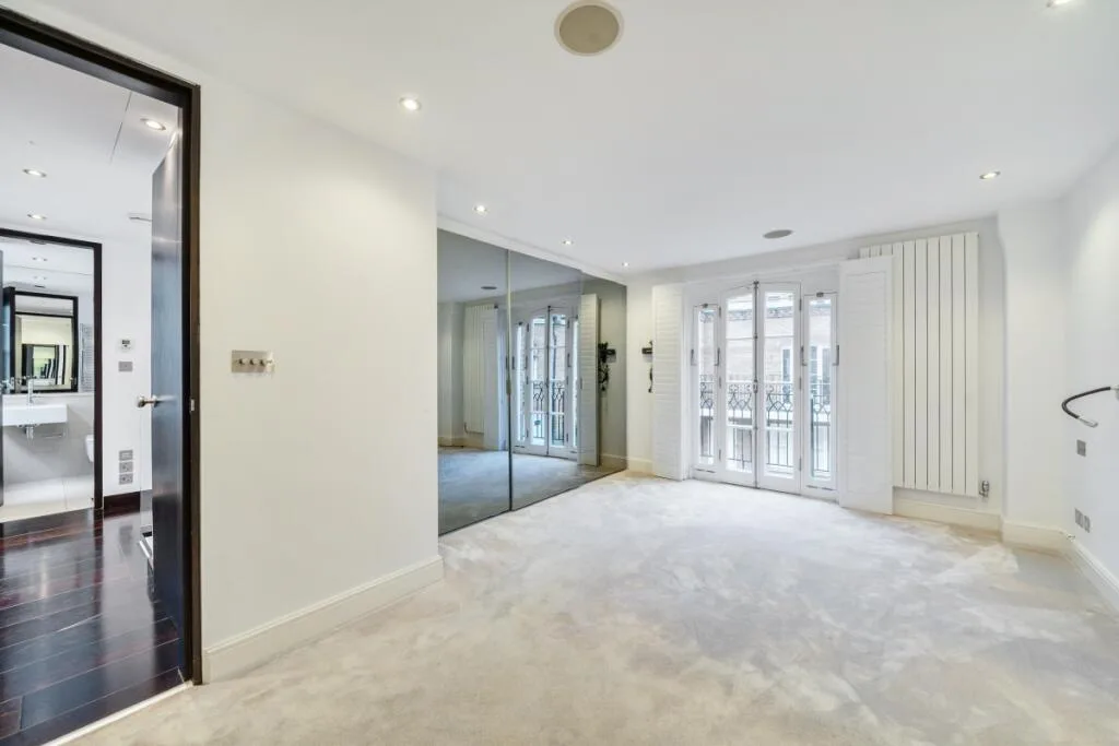 3 bedroom mews property for rent