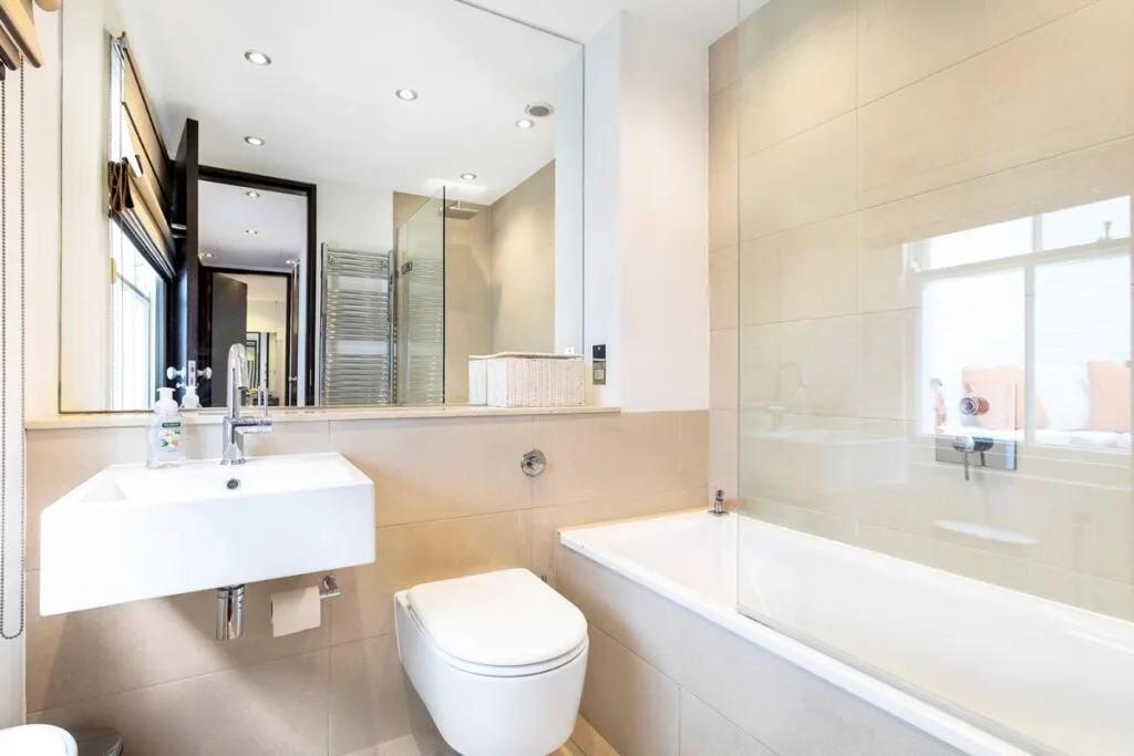 3 bedroom mews property for rent