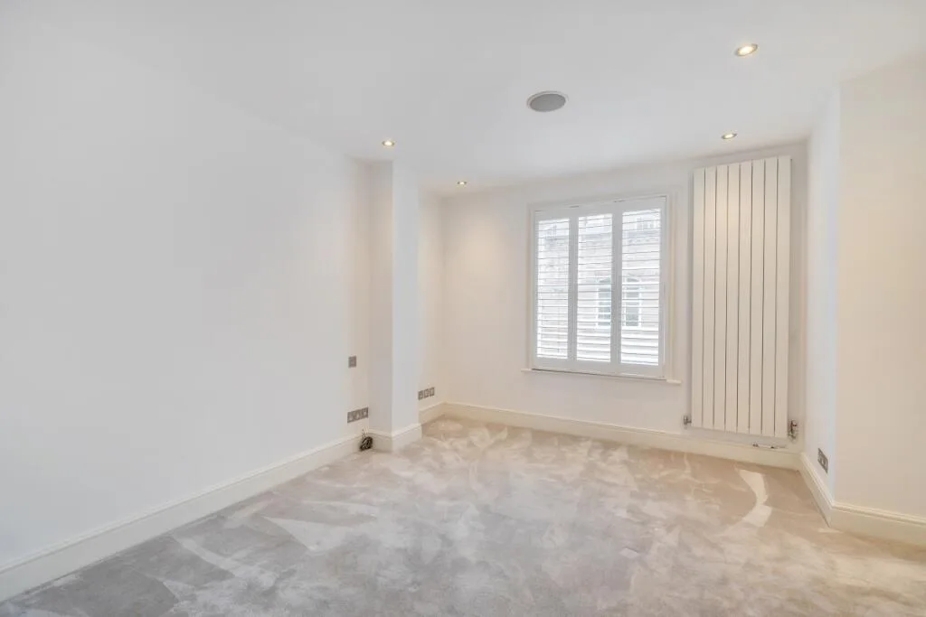 3 bedroom mews property for rent