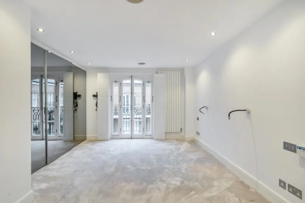 3 bedroom mews property for rent