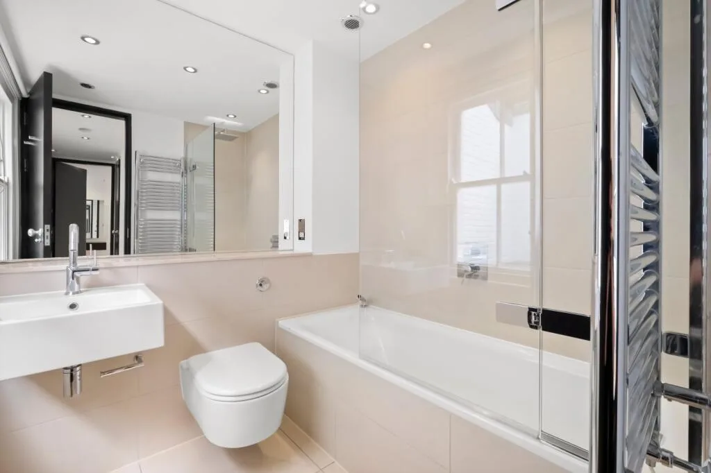 3 bedroom mews property for rent