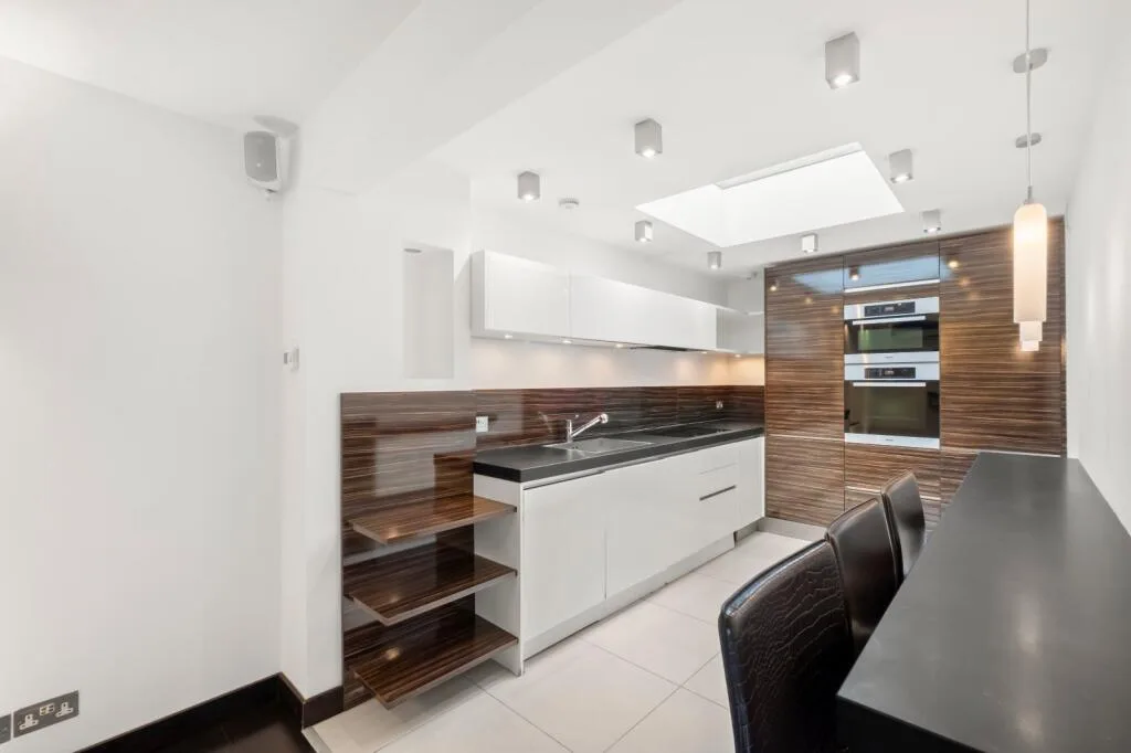 3 bedroom mews property for rent