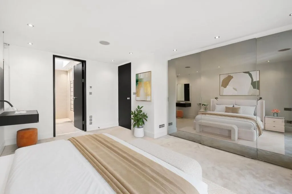3 bedroom mews property for rent