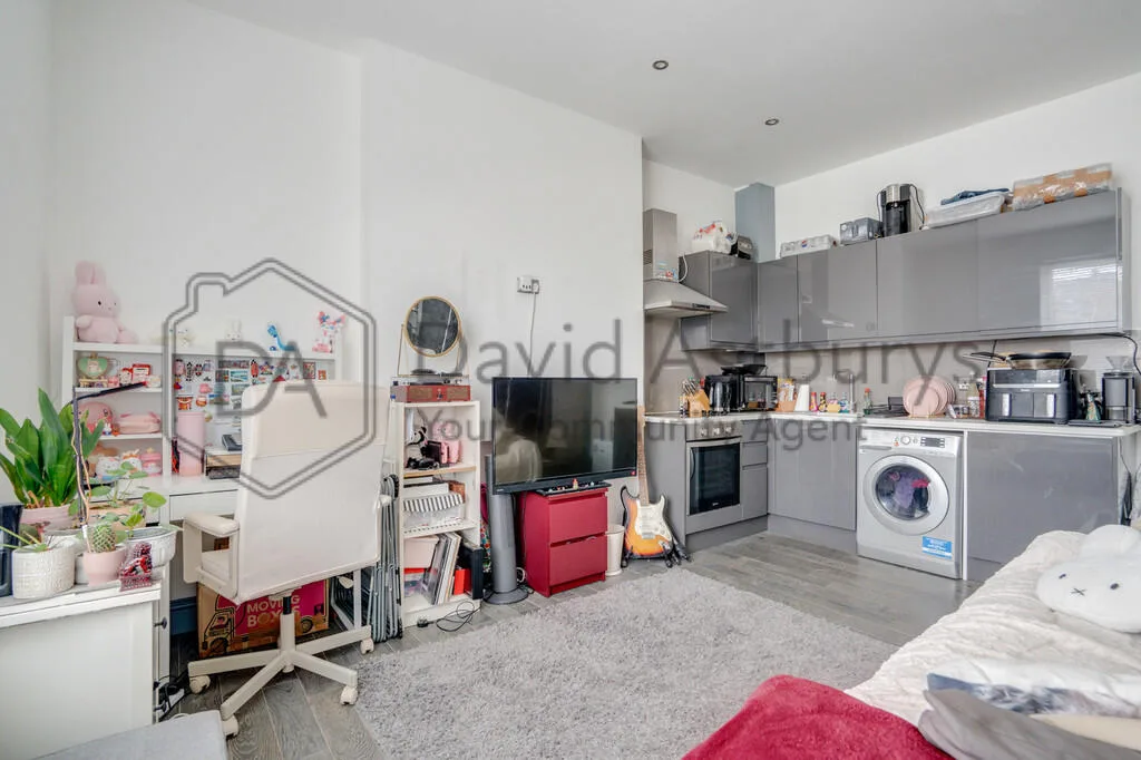 Studio flat for rent