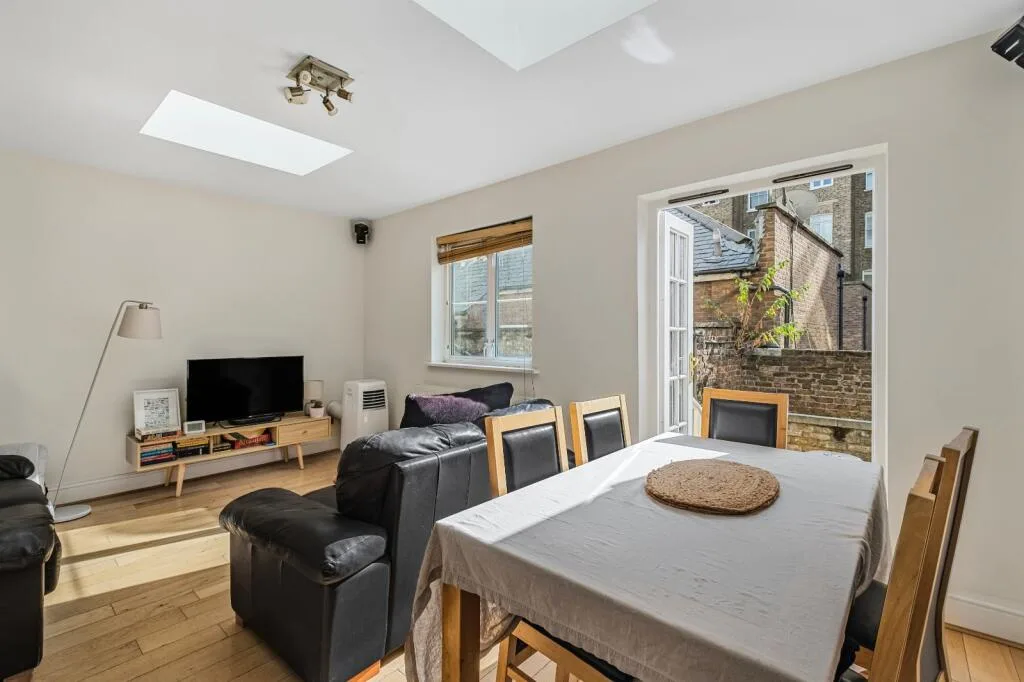 2 bedroom flat for rent