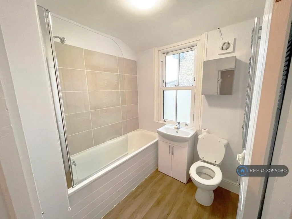 2 bedroom maisonette for rent