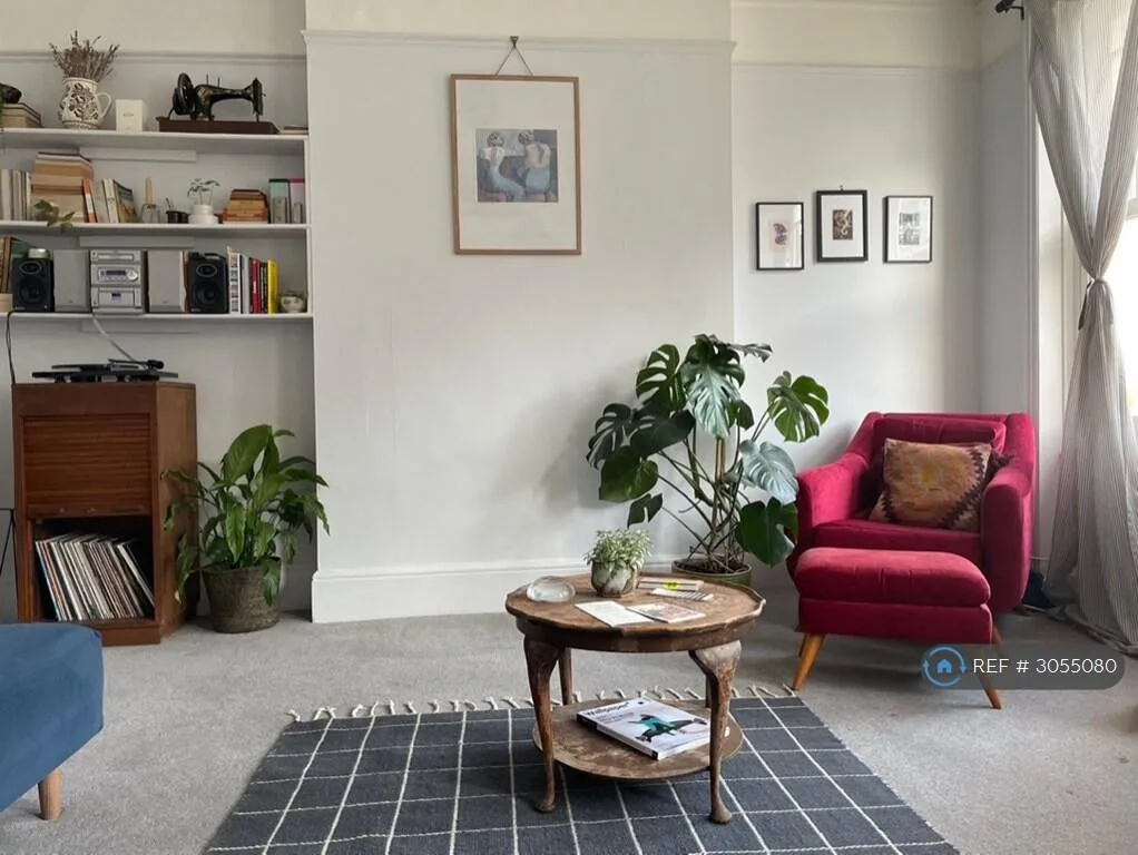 2 bedroom maisonette for rent