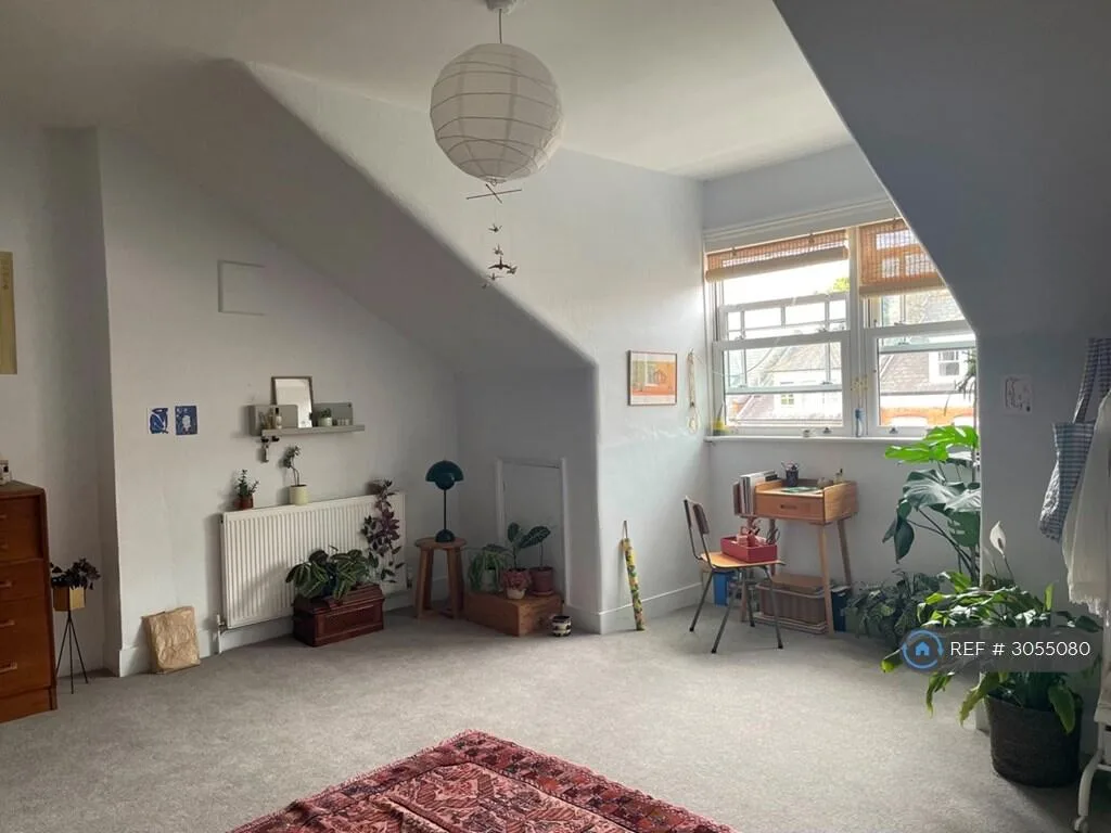 2 bedroom maisonette for rent