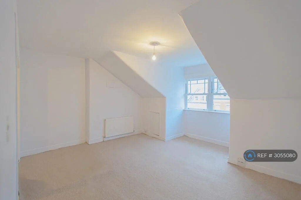 2 bedroom maisonette for rent