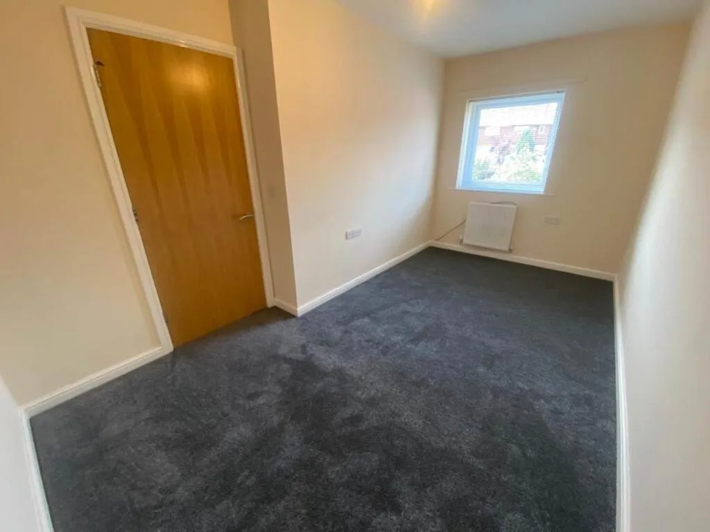 3 bedroom semi-detached house for rent
