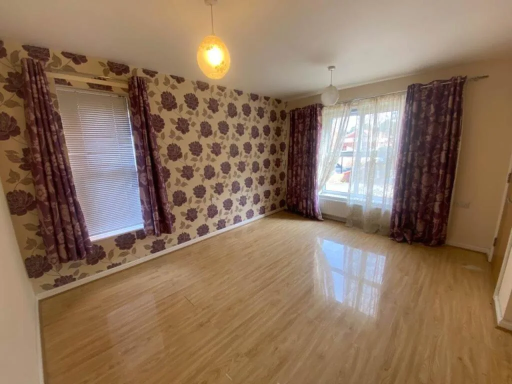3 bedroom semi-detached house for rent