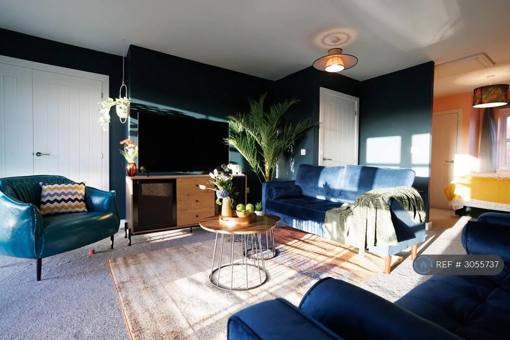 4 bedroom semi-detached house for rent
