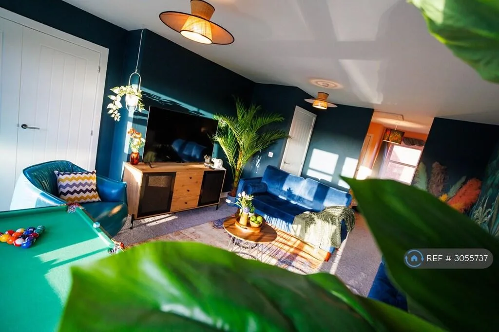 4 bedroom semi-detached house for rent