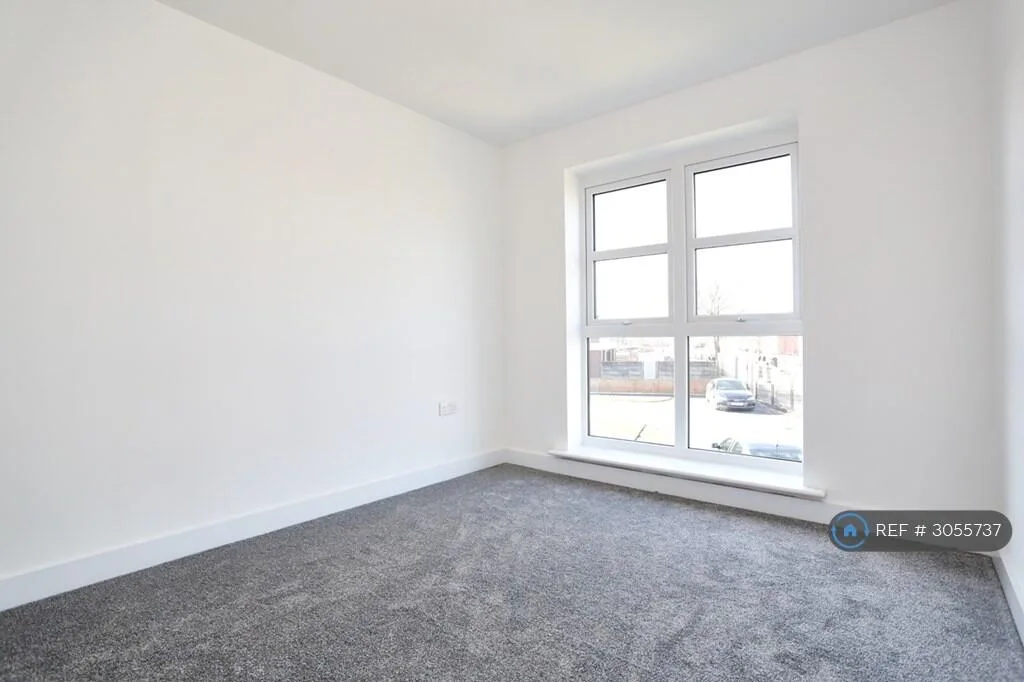 4 bedroom semi-detached house for rent