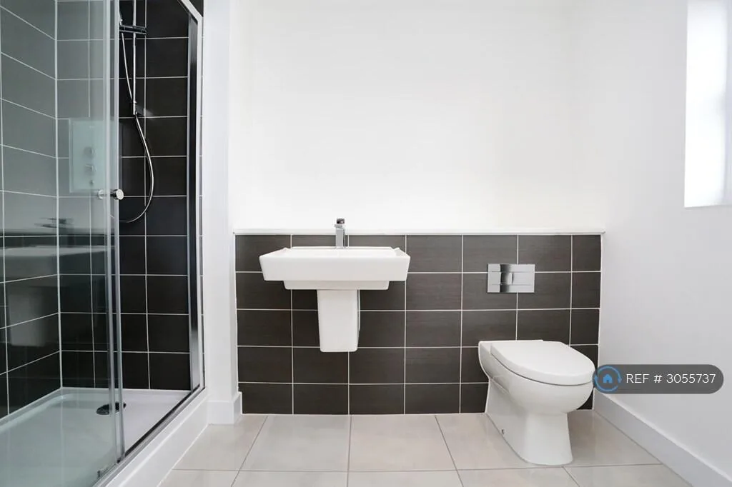 4 bedroom semi-detached house for rent