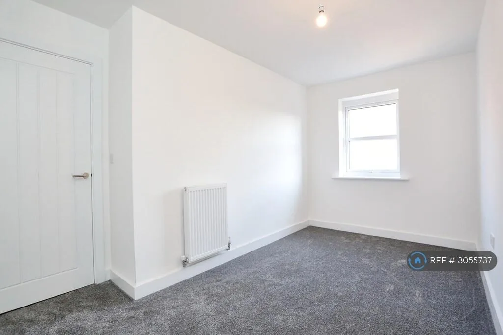 4 bedroom semi-detached house for rent