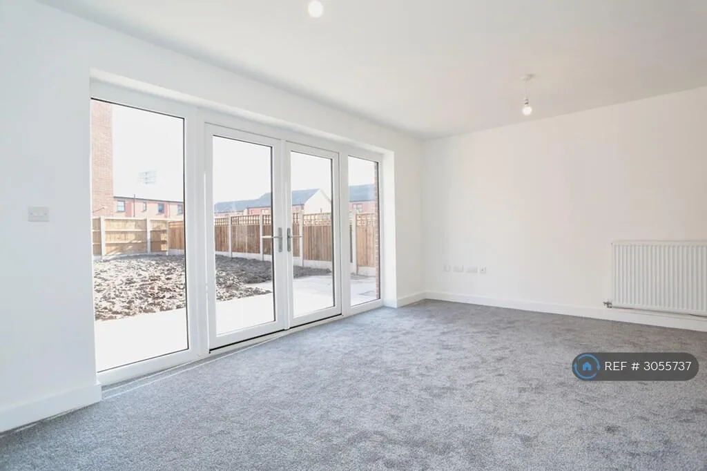 4 bedroom semi-detached house for rent