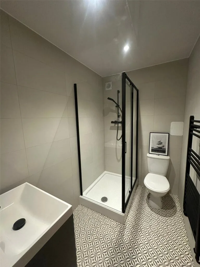 6 bedroom terraced house for rent