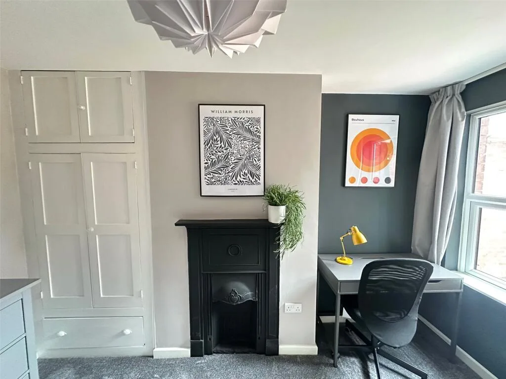6 bedroom terraced house for rent