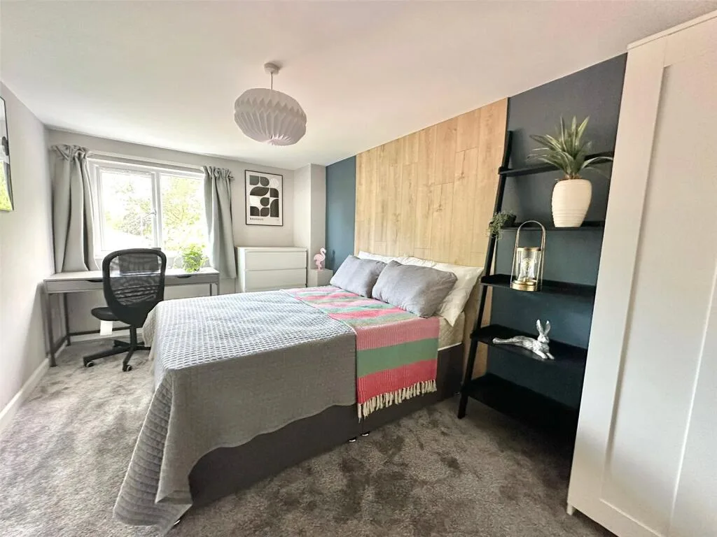 6 bedroom terraced house for rent