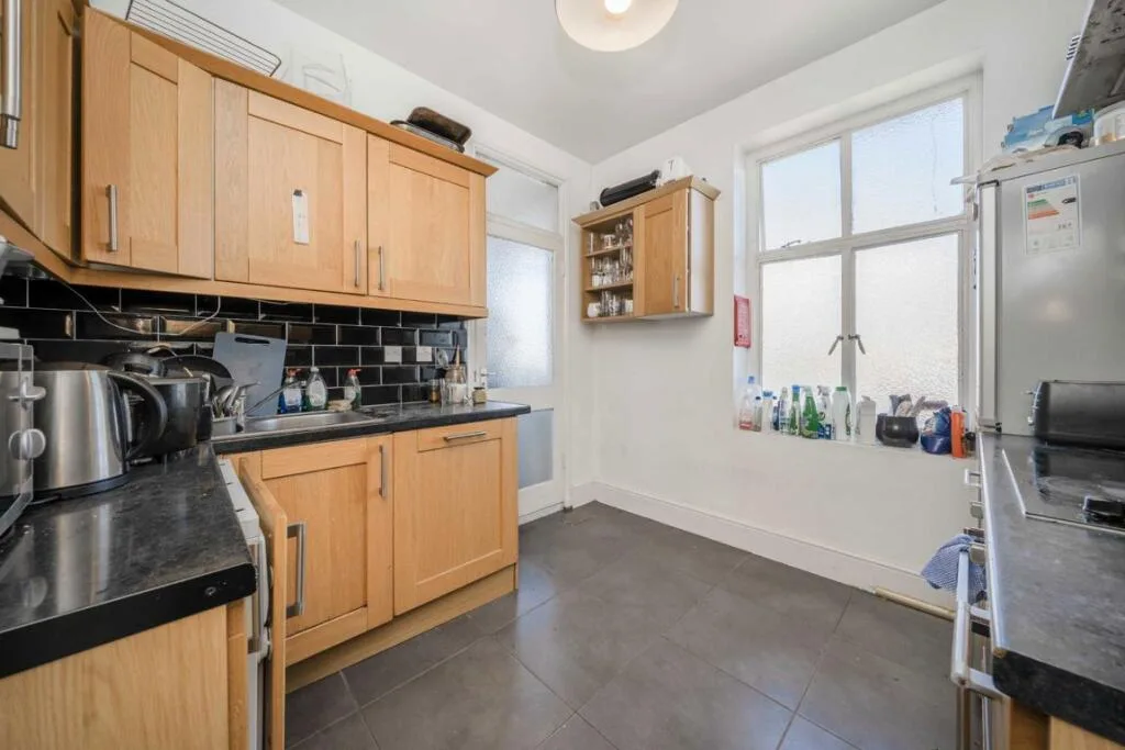 3 bedroom flat for rent