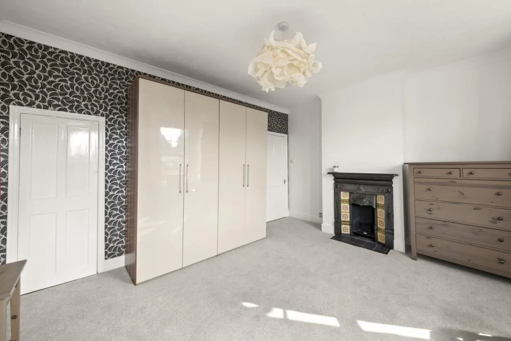 2 bedroom house for rent