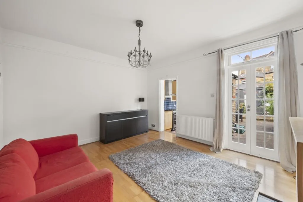 2 bedroom house for rent