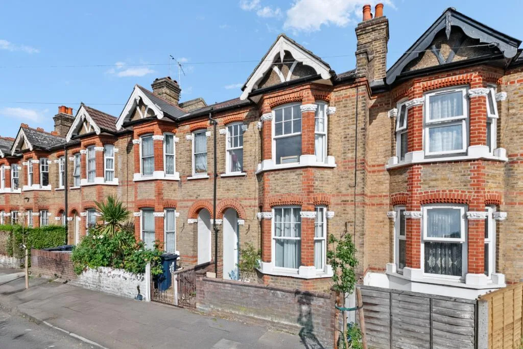 2 bedroom house for rent