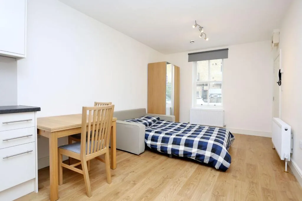Studio flat for rent