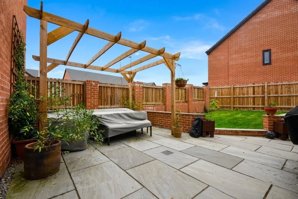 3 bedroom detached house for rent