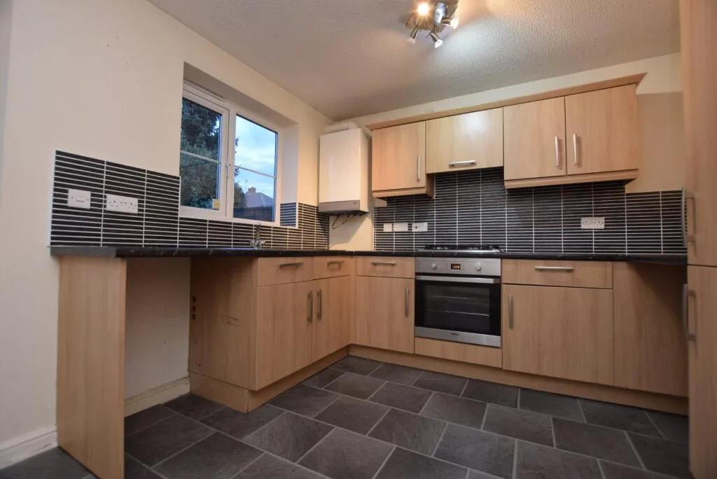 2 bedroom semi-detached house for rent