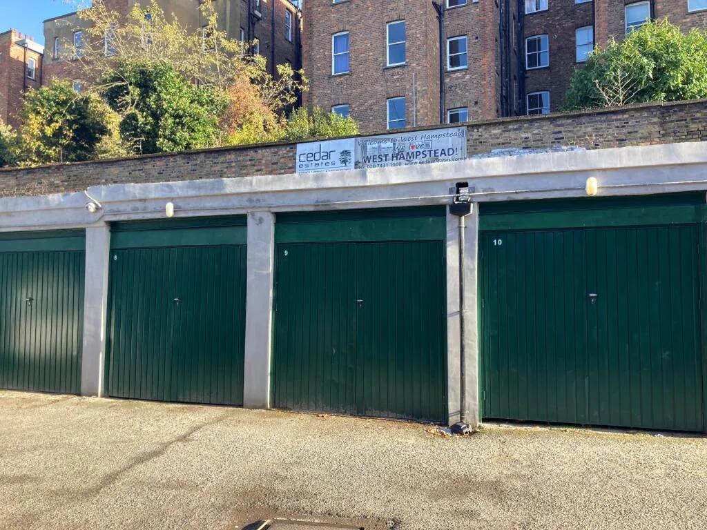 Garage for rent