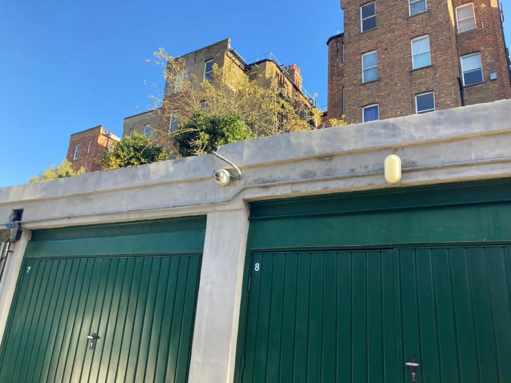 Garage for rent