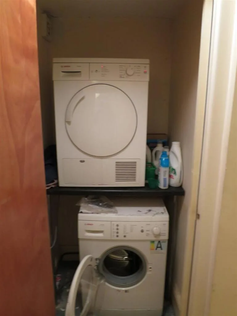 5 bedroom private hall for rent