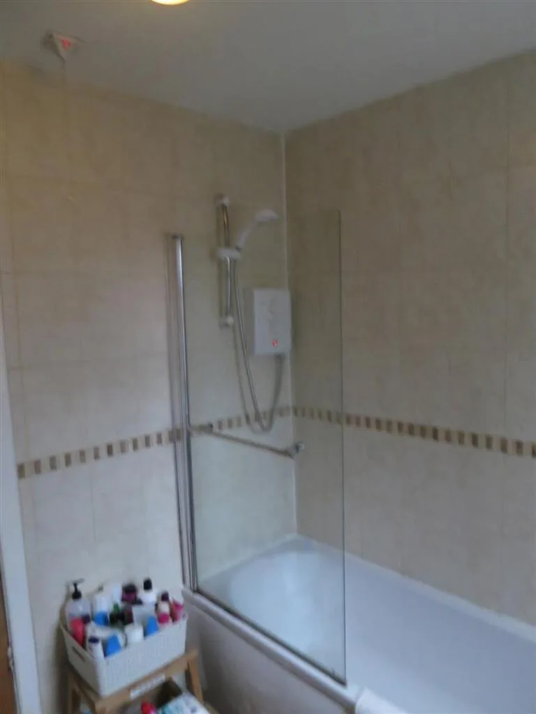 5 bedroom private hall for rent