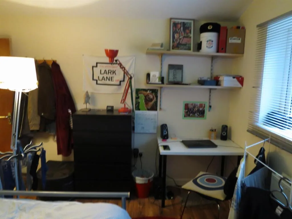 5 bedroom private hall for rent