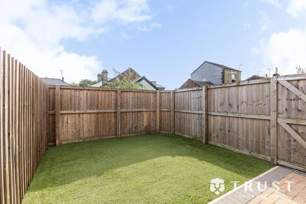 4 bedroom town house for rent