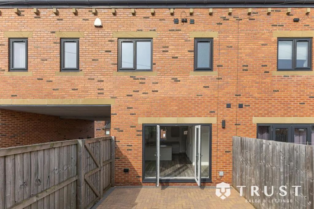 4 bedroom town house for rent