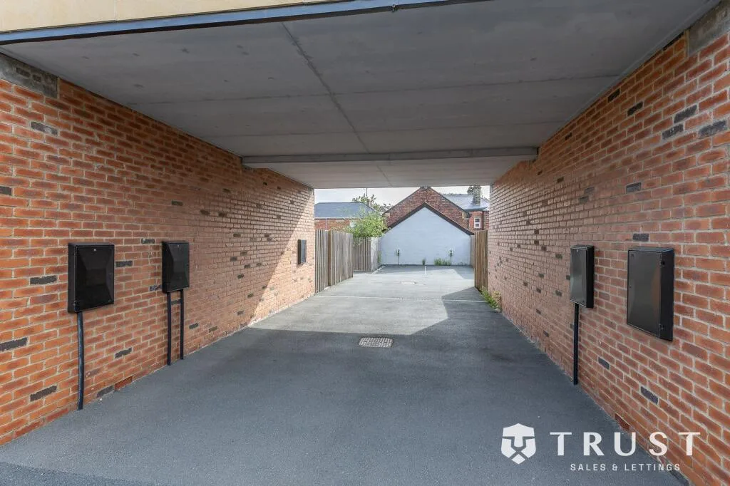 4 bedroom town house for rent