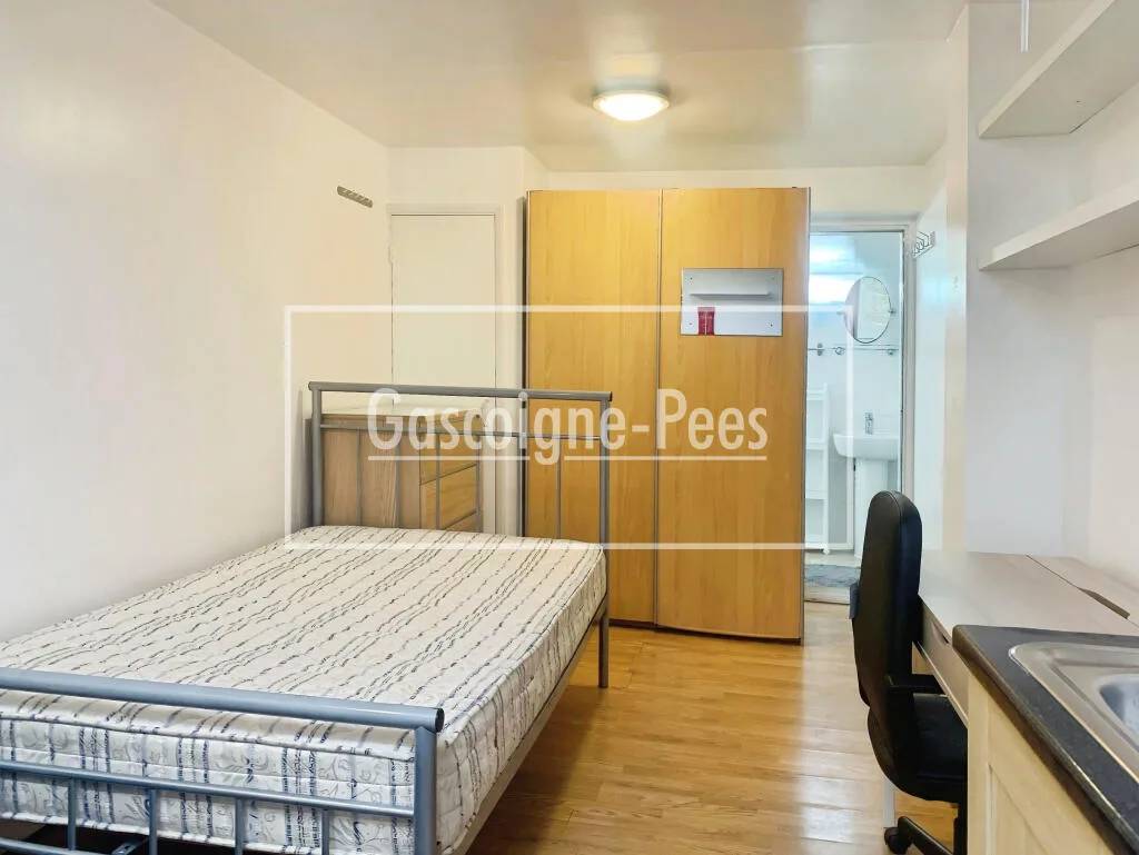 Studio flat for rent