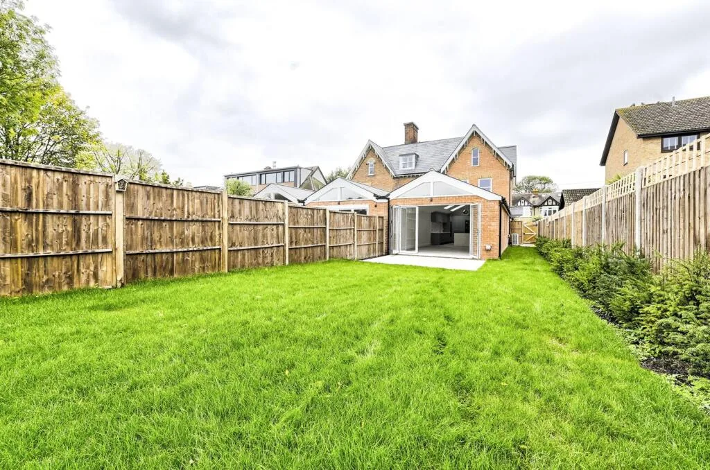 4 bedroom terraced house for rent