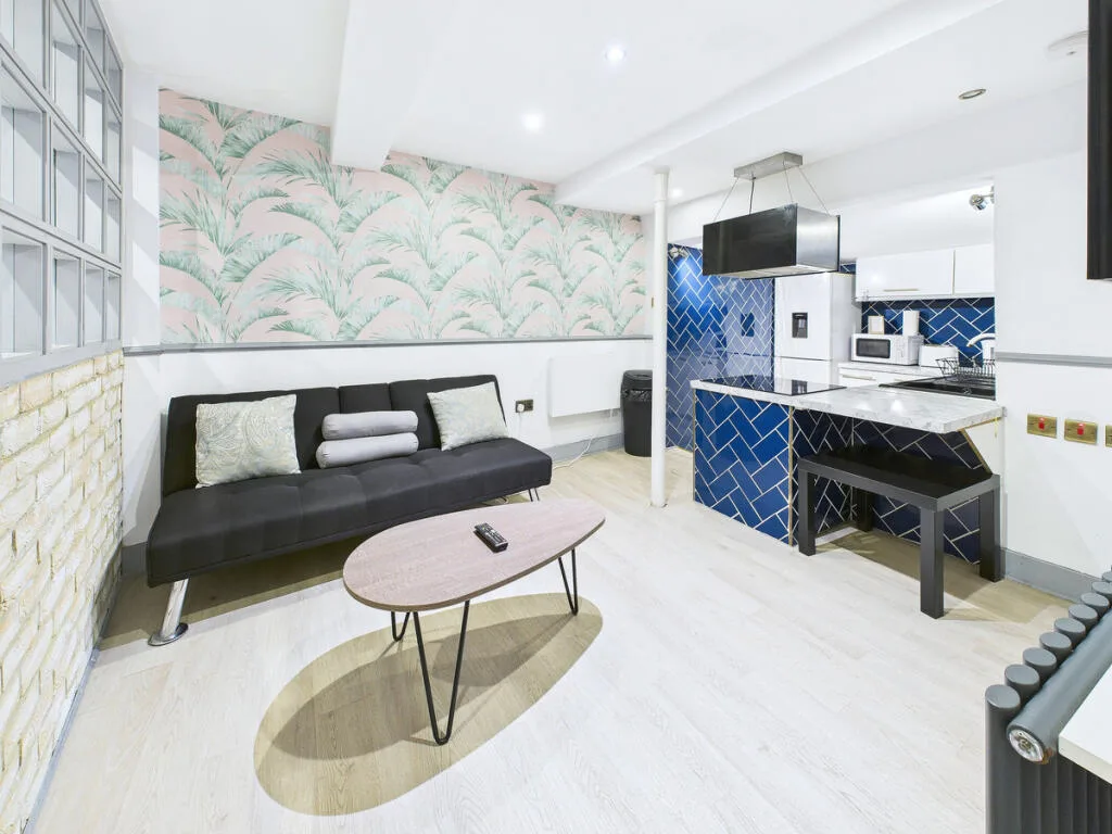 1 bedroom maisonette for rent
