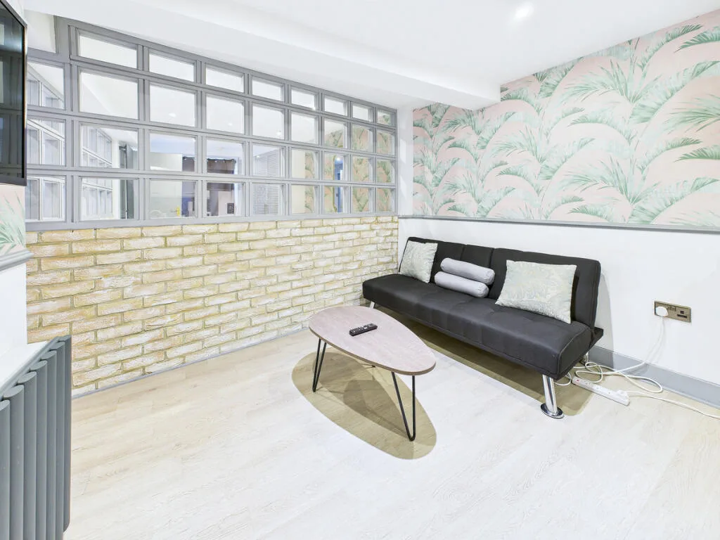 1 bedroom maisonette for rent