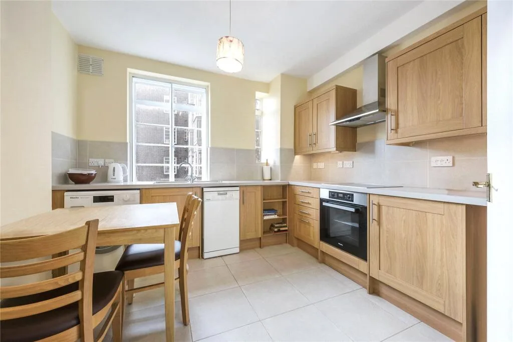 3 bedroom flat for rent