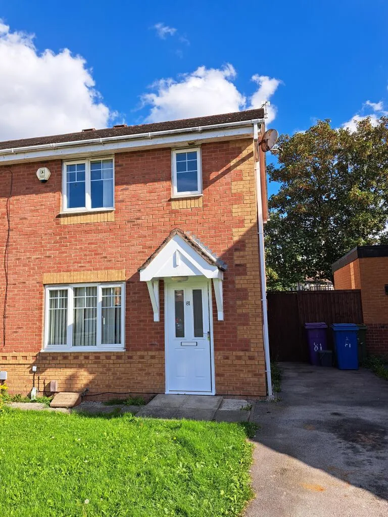 3 bedroom semi-detached house for rent
