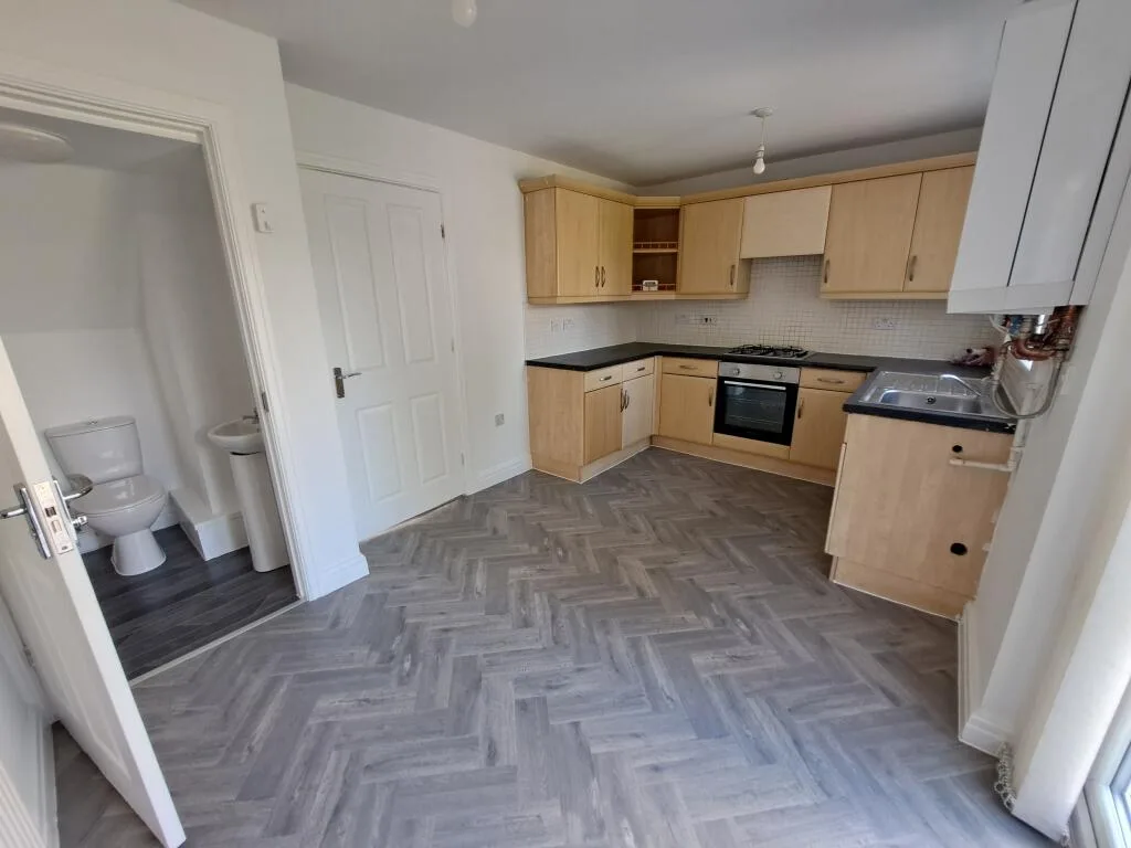 3 bedroom semi-detached house for rent