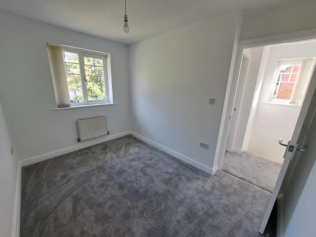 3 bedroom semi-detached house for rent